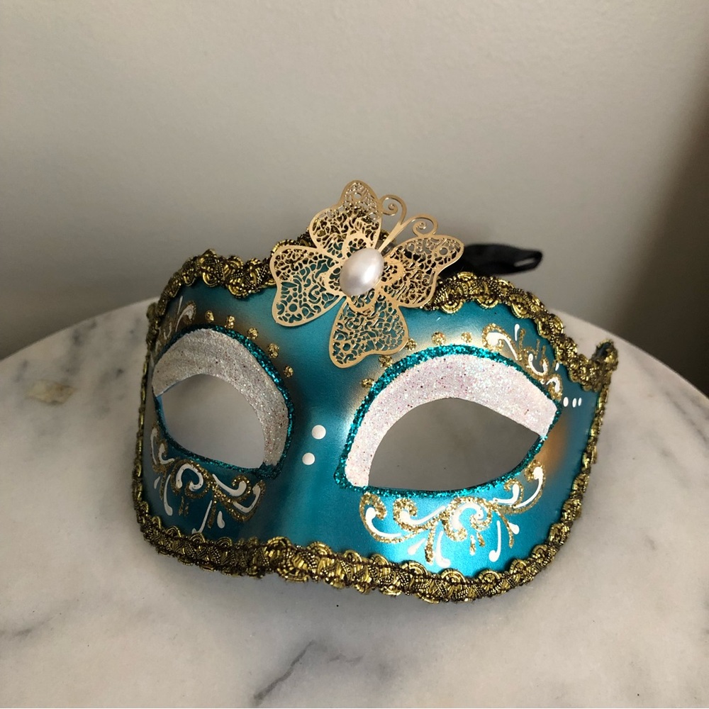 Venetian Hand-Painted masquerade mask w/ glitter and butterfly